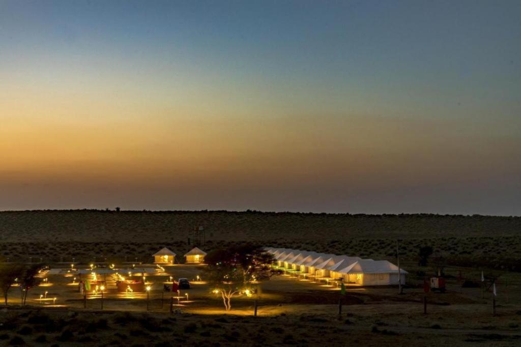 Golden Sandstone Hotel Desert Safari Camp Джайсалмер Экстерьер фото