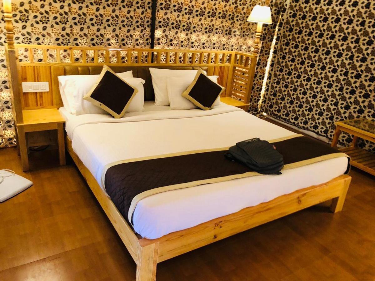 Golden Sandstone Hotel Desert Safari Camp Джайсалмер Экстерьер фото
