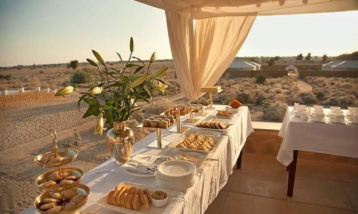 Golden Sandstone Hotel Desert Safari Camp Джайсалмер Экстерьер фото