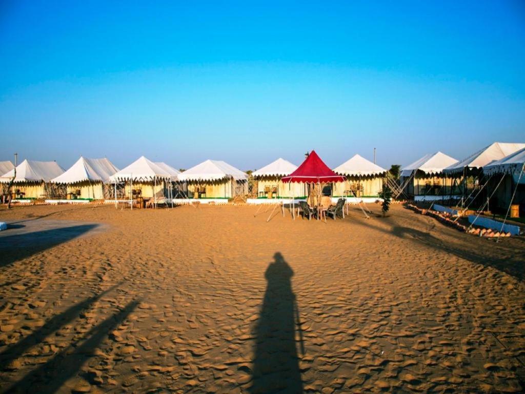 Golden Sandstone Hotel Desert Safari Camp Джайсалмер Экстерьер фото